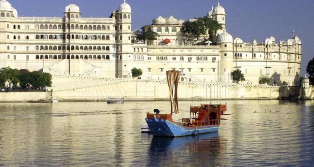 pichola-lake